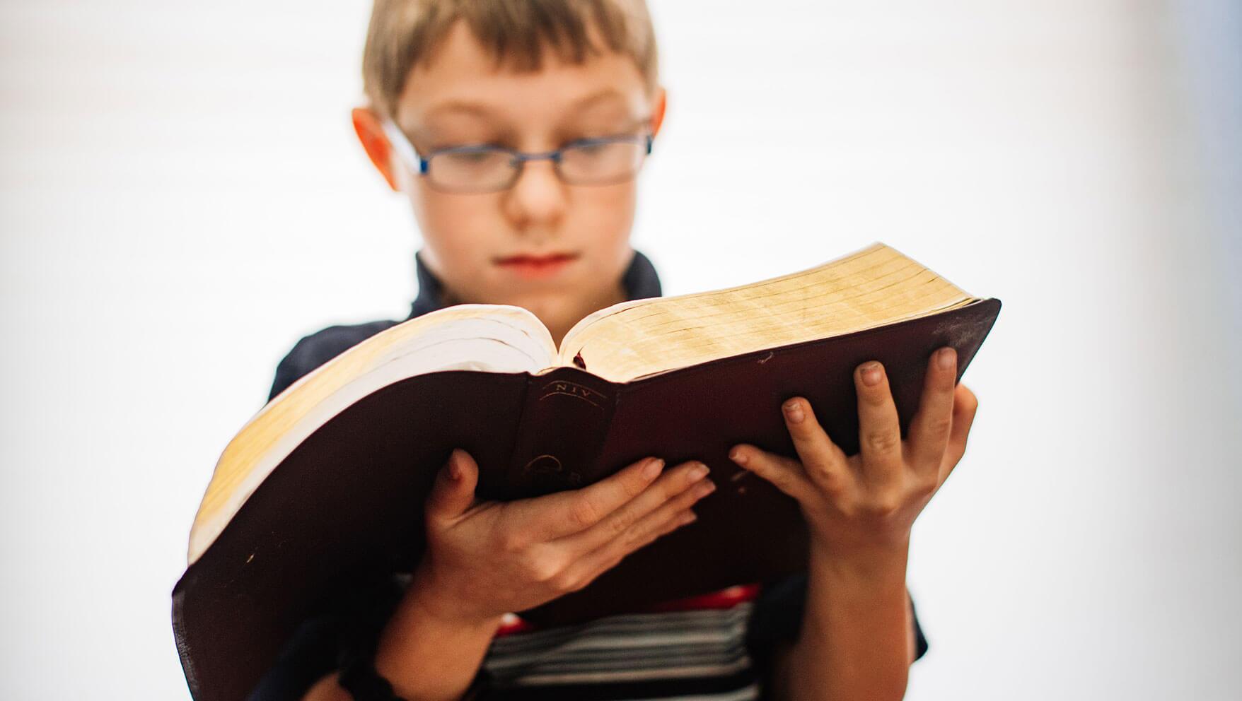 Minno-10-commandments-Moses-sund...