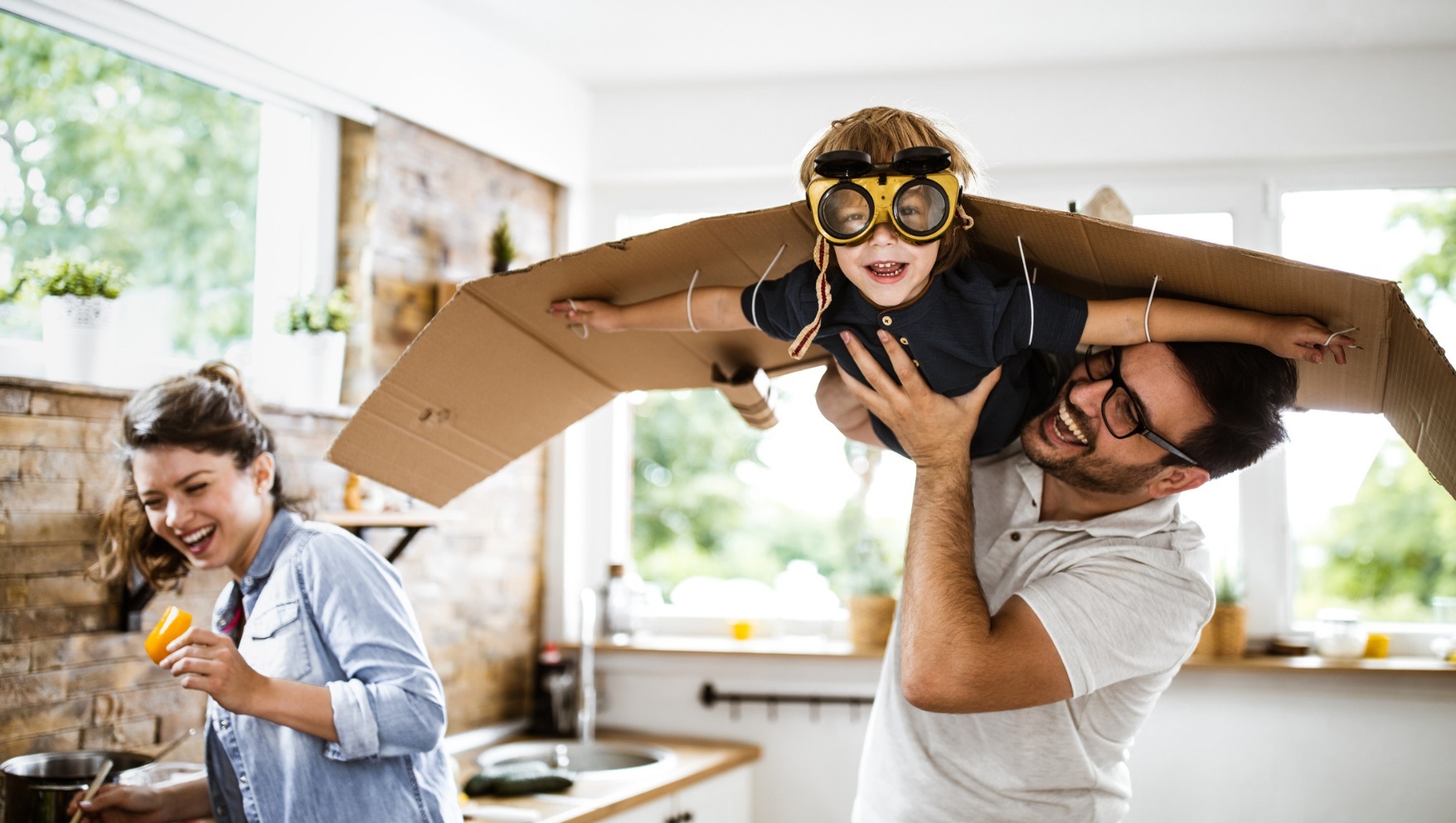 look-daddy-im-an-airplane-picture-id1...