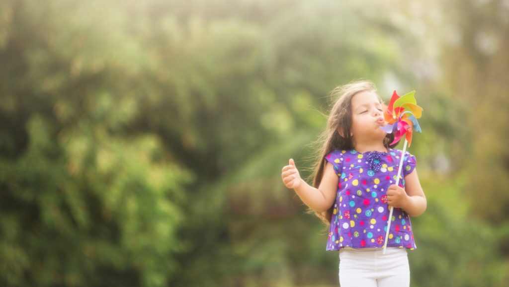 - Minno Kids Pinwheel - Photograph